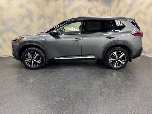 Used 2023 Nissan Rogue Platinum w/ Platinum Premium Package image 3