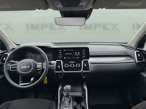 Used 2022 Kia Sorento LX image 12