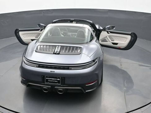 Certified 2026 Porsche 911 Targa 4 GTS AWD/4WD image 24
