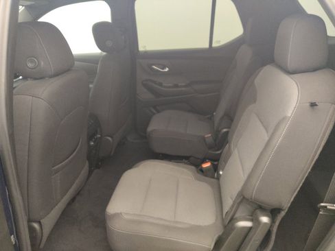 Used 2022 Chevrolet Traverse LT FWD image 18