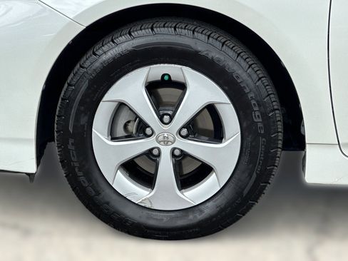 Used 2013 Toyota Prius Four FWD image 11