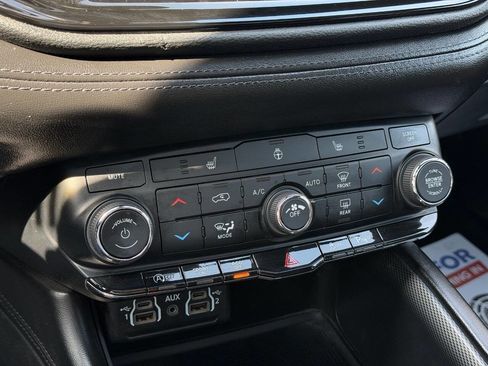 Used 2022 Dodge Durango GT w/ Blacktop Package AWD/4WD image 19