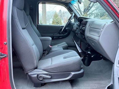 Used 2004 MAZDA B-Series Pickup 4x4 Cab Plus B4000 w/ Convenience Pkg image 12