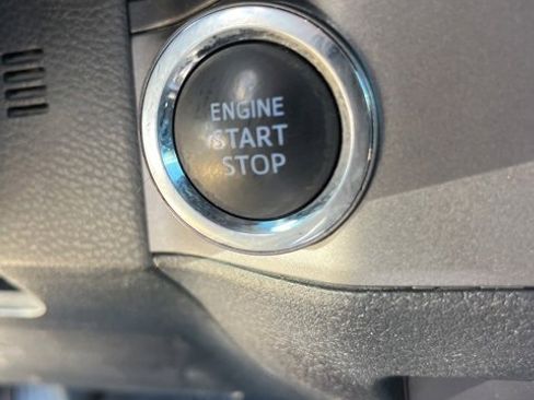 Used 2017 Toyota Tacoma TRD Sport image 16