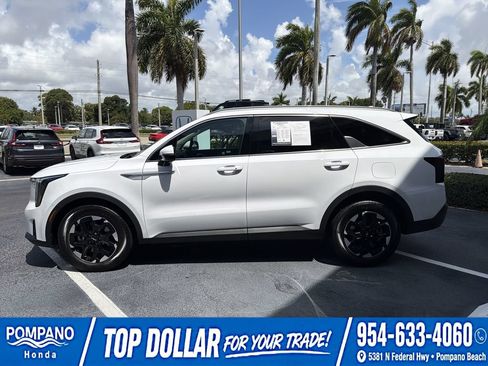 Used 2026 Kia Sorento S w/ S Panoramic Sunroof Package FWD image 6
