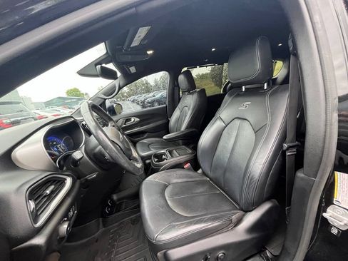 Used 2020 Chrysler Pacifica Touring-L AWD/4WD image 10