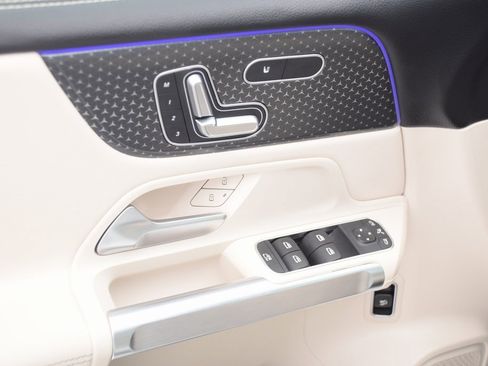 Certified 2025 Mercedes-Benz GLB 250 image 20