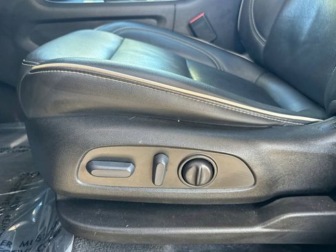 Used 2023 Chevrolet Traverse Premier w/ Redline Edition image 13