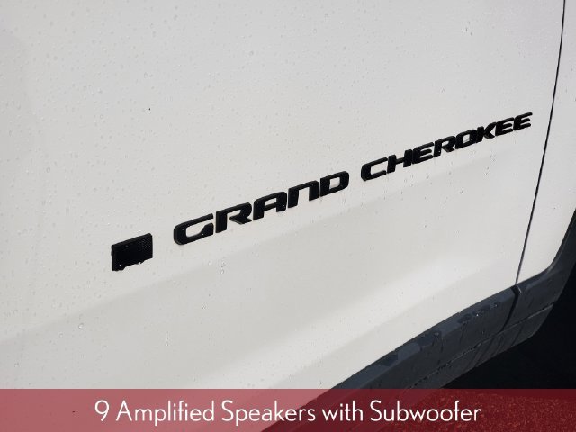Used 2025 Jeep Grand Cherokee Limited w/ Black Appearance Package AWD/4WD image 7