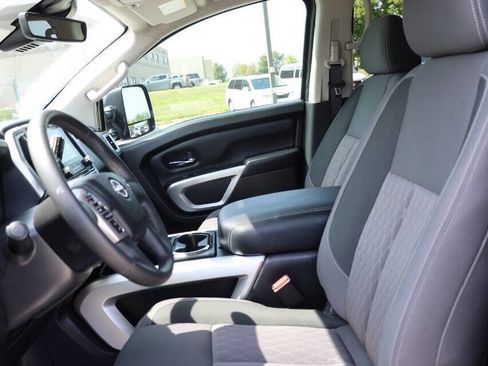Used 2024 Nissan Titan SV w/ SV Utility Package image 13