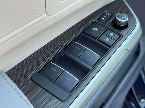 Certified 2024 Toyota Sienna Limited image 21