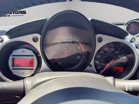 Used 2009 Nissan 370Z Touring RWD image 10