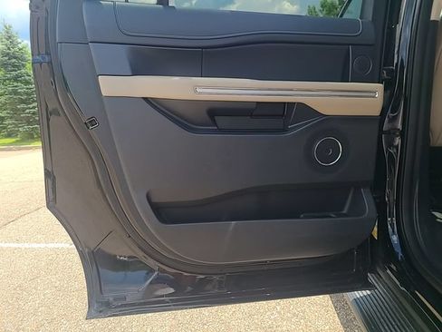 Used 2024 Ford Expedition Max Limited RWD image 25