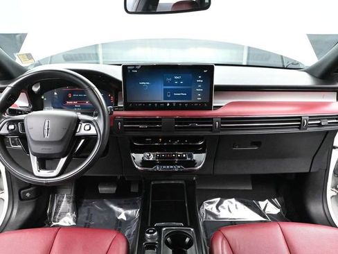 Used 2023 Lincoln Corsair Reserve w/ Jet Appearance Package image 25