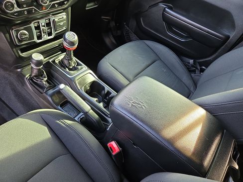 Used 2020 Jeep Wrangler Unlimited Sport image 25