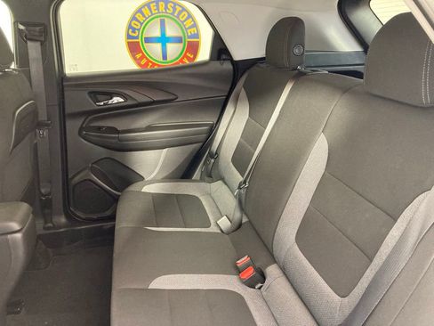 Used 2025 Chevrolet TrailBlazer LT AWD/4WD image 17