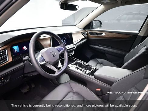 Used 2025 Volkswagen Atlas SE image 5