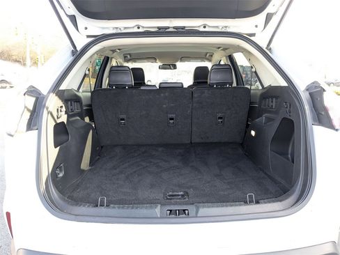 Used 2024 Ford Edge SEL image 32