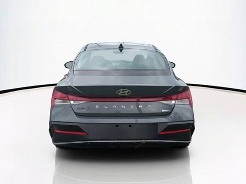 New 2026 Hyundai Elantra Limited FWD image 6