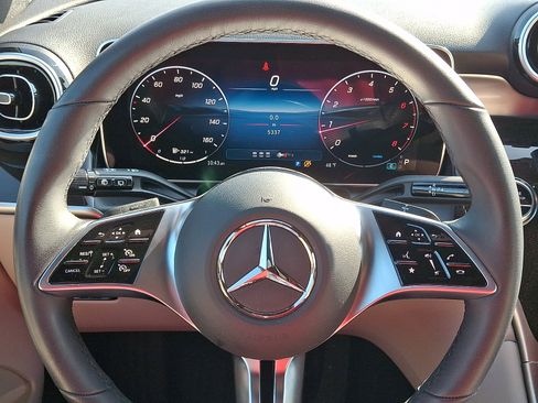 Used 2026 Mercedes-Benz GLC 300 4MATIC image 19