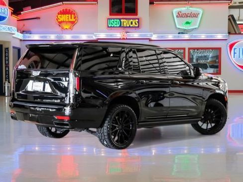 Used 2023 Cadillac Escalade Sport w/ LPO, ONYX Package AWD/4WD image 3