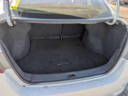 Used 2015 Nissan Sentra SR w/ SR Premium Package image 7