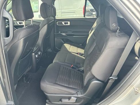 Used 2020 Ford Explorer XLT w/ Comfort Package AWD/4WD image 10
