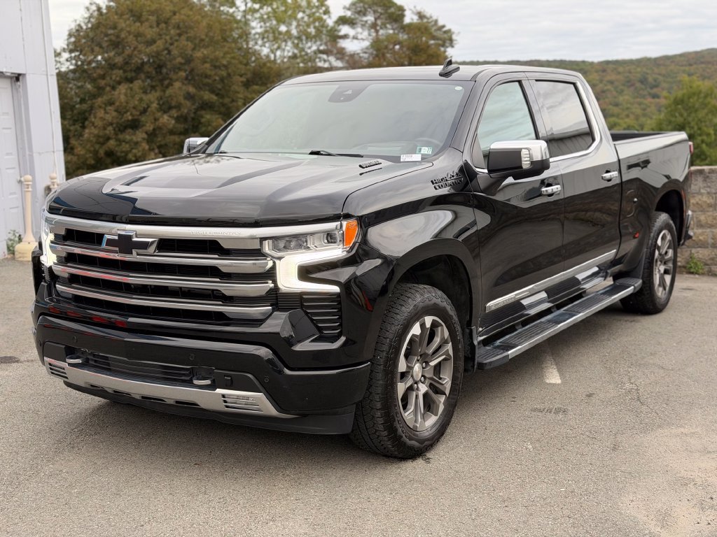Used 2024 Chevrolet Silverado 1500 High Country w/ Technology Package AWD/4WD image 1