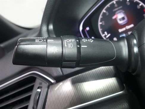 Used 2018 Honda Accord Sport image 33