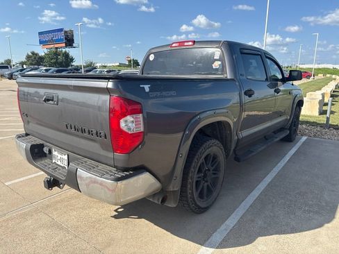 Used 2018 Toyota Tundra SR5 w/ SR5 Upgrade Package AWD/4WD image 2