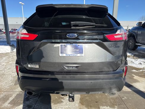 Certified 2020 Ford Edge SE image 6