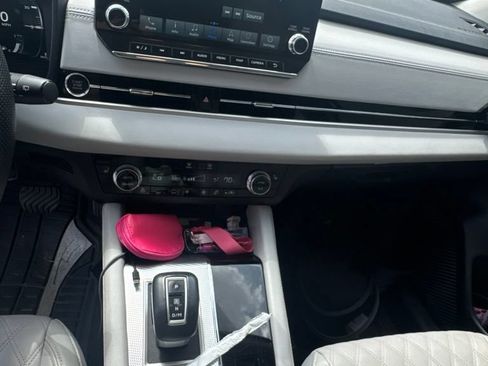 Used 2024 Mitsubishi Outlander SEL FWD image 11
