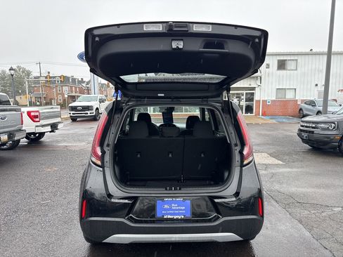 Used 2023 Kia Soul LX FWD image 10