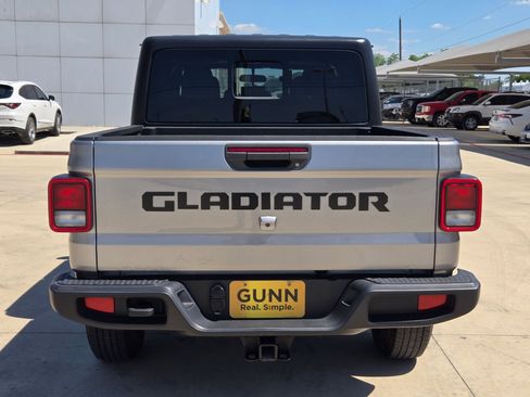 Used 2020 Jeep Gladiator Sport w/ Trailer Tow Package AWD/4WD image 6