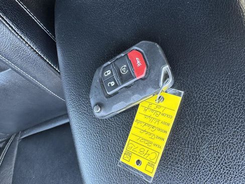 Used 2021 Jeep Gladiator Sport AWD/4WD image 30