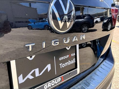 Used 2023 Volkswagen Tiguan SE image 30
