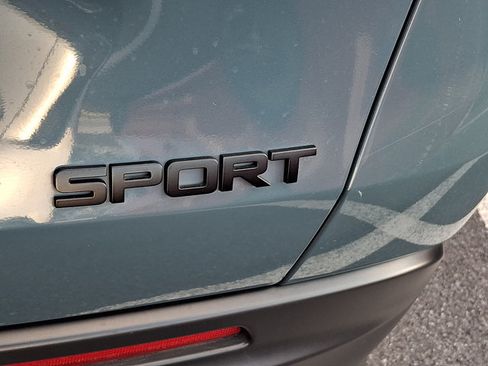 Certified 2025 Honda HR-V Sport image 32