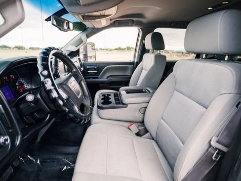 Used 2017 GMC Sierra 2500 2WD Crew Cab w/ Sierra Convenience Package image 12