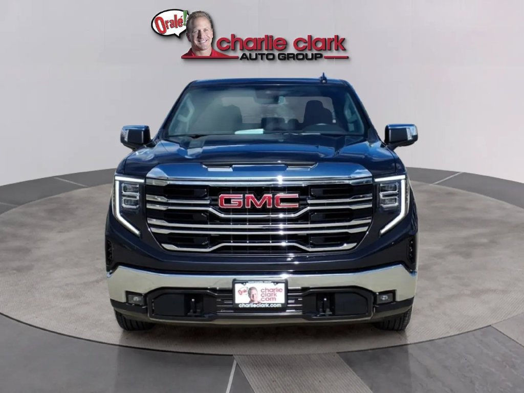 Used 2025 GMC Sierra 1500 SLT RWD image 8