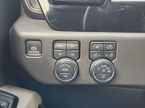 Used 2024 Chevrolet Silverado 1500 ZR2 image 24