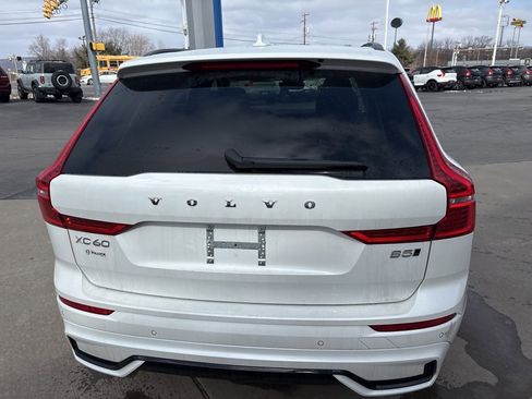 Used 2025 Volvo XC60 B5 Plus image 7