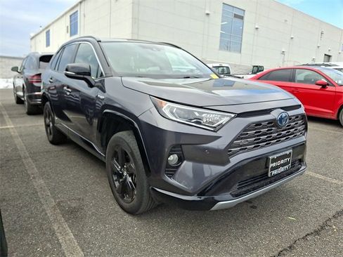 Used 2020 Toyota RAV4 XSE image 6