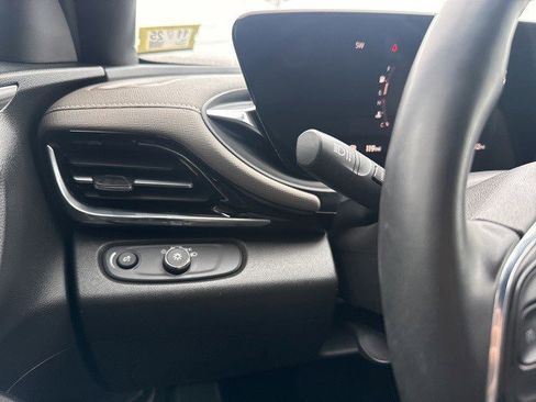 Certified 2024 Buick Envista Avenir image 19