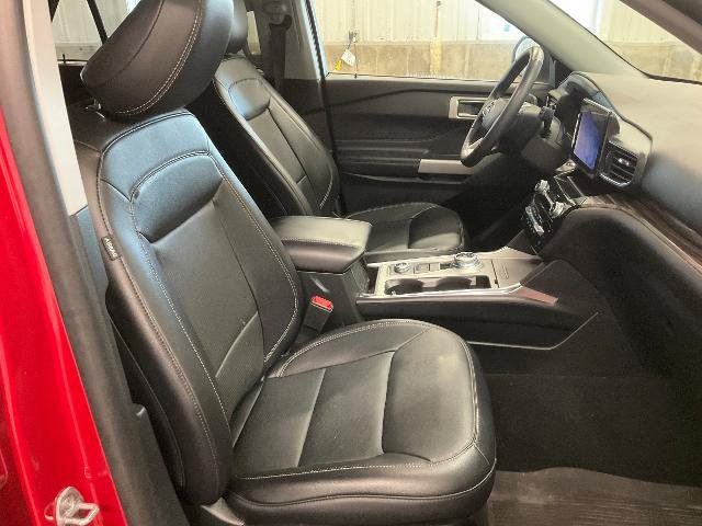 Certified 2024 Ford Explorer Limited w/ Equipment Group 301A AWD/4WD image 32