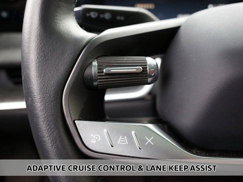 Used 2024 Lucid Air Touring image 5