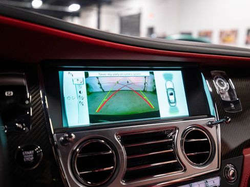 Used 2016 Rolls-Royce Wraith RWD image 15