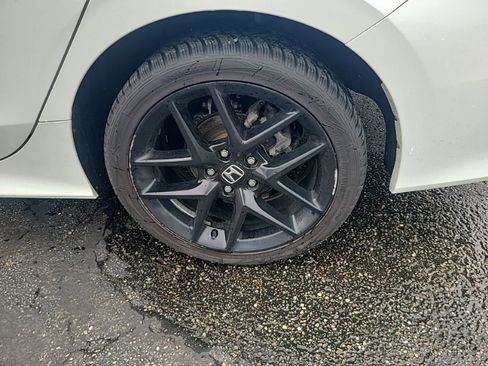 Used 2023 Honda Civic Sport image 9