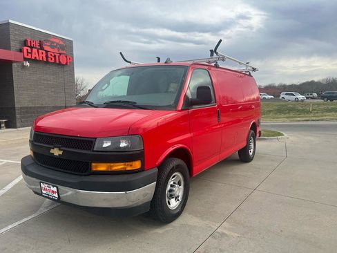 Used 2020 Chevrolet Express 3500 w/ Driver Convenience Package image 2