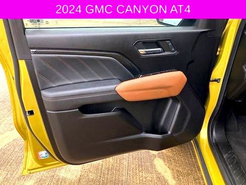 Used 2024 GMC Canyon AT4 AWD/4WD image 28