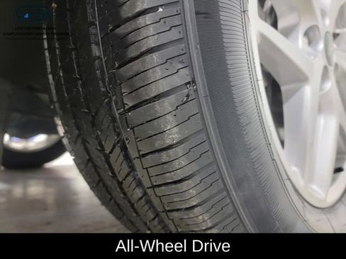 Used 2024 Ford Edge SEL AWD/4WD image 12